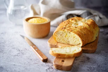 Zelfklevend Fotobehang Maïs tarwe wit brood met glazen water © nata_vkusidey