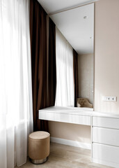 Photo of the mirror in the bedroom