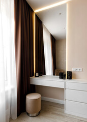 Photo of the mirror in the bedroom