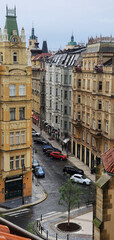 Widok z okna na praską uliczkę, Czechy - obrazy, fototapety, plakaty