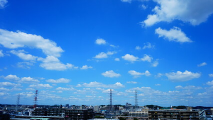 日本の都会の空