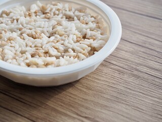 아시아 음식 보리밥, 식사