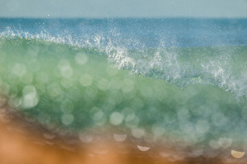 La forma de ver el mundo atraes del mar.
Ocean blue 