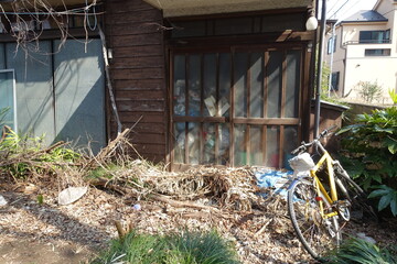 日本の廃屋