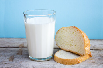 Glass of milk, Fresh milk and fragrant white bread