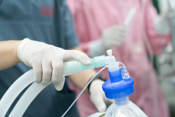 anesthesiologist prepare for insert endotracheal tube - obrazy, fototapety, plakaty