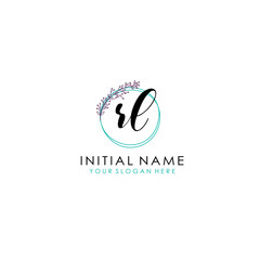Obraz premium RL Initial letter handwriting and signature logo. Beauty vector initial logo .Fashion boutique floral and botanical