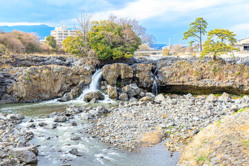 初春の鮎壺の滝　静岡県長泉町　Ayutsubo Falls in early spring. Shizuoka-ken Nagaizumi town.
