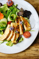Spring salad with chicken