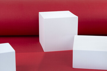 Białe kostki do fotografii produktowej, białe pudełka
