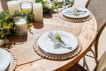 Table set, decorated table, large plate, dinner plate, Mykonos, meal in Mykonos, decorated wooden table