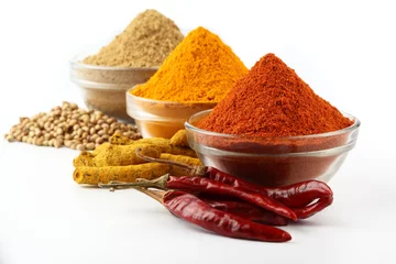 Tafelkleed spices,Indian spices, color full spices in glass bowls Chilee,Turmeric, Coriander powders © SMD IMAGES