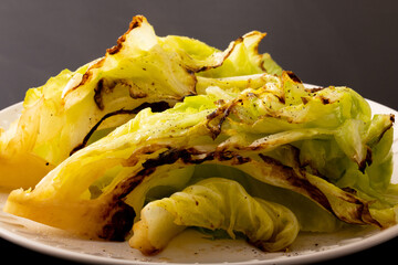 春キャベツのステーキ