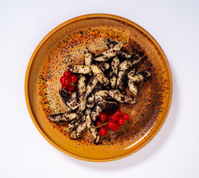 Mohnnudeln - Schupfnudel mit Mohn.