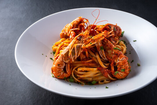 detail of spaghetti alla busara with prawns