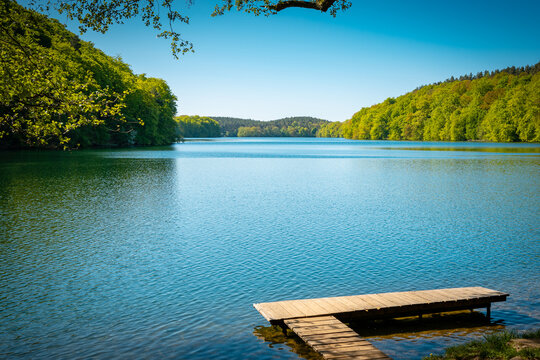 Steg am See Schmaler Luzin in Feldberg im Fr&uuml;hling