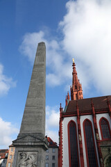 Obeliskbrunnen und Marienkapelle in Würzbueg