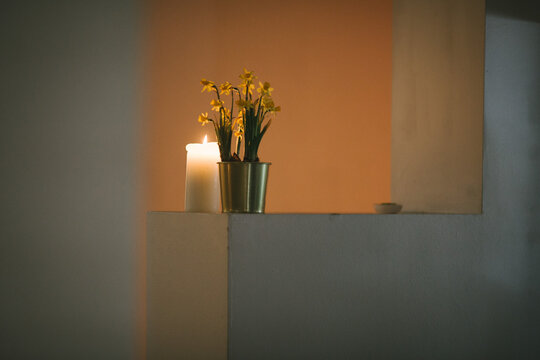 Nice ambient decors and candle interious