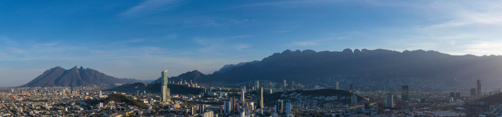 Panorámica de Monterrey. Cerro de la Silla, Nuevo León. México