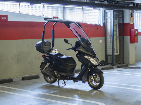 Malaguti All Weather System, City Scooter With Roof