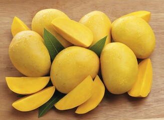 Fresh mango with mango slice