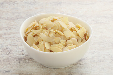 Almond nut slices for culinary