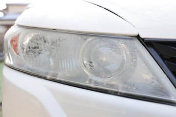 凍ったヘッドライト
