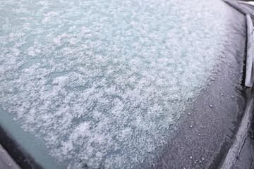 凍ったフロントガラス