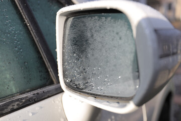 凍ったサイドミラー
