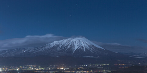 夜の岩手山（岩山展望台）