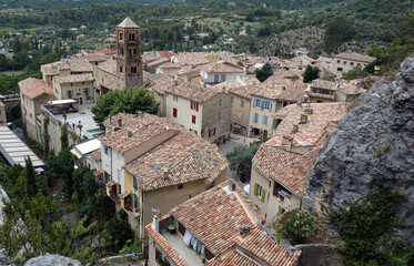 Fototapeta na wymiar Kirche in Moustiers-Sainte-Marie, Provence
