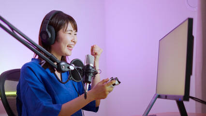 ゲーム実況の動画配信をする女性動画配信者