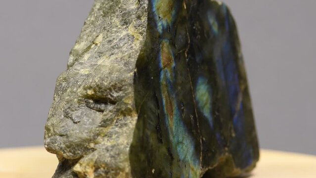 Labradorite with blue schiller on turn table