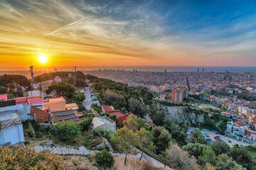 Obraz premium Barcelona Spain, high angle view sunrise city skyline from Bunkers del Carmel
