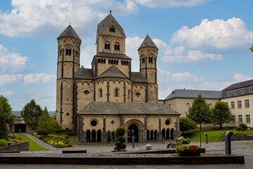  Abtei Maria Laach hochmittelalterliche Klosteranlage  an der Südwestseite des Laacher Sees gelegen, vier Kilometer nördlich von Mendig im Landkreis Ahrweiler in Rheinland-Pfalz