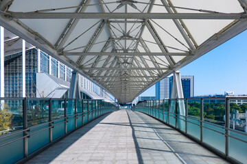 日本最大級のコンベンション施設 幕張メッセの連絡橋（千葉県千葉市）