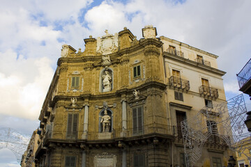 Fototapeta na wymiar Palazzo Di Rudin at baroque square Quattro Canti (Piazza Vigliena) in Palermo, Sicily, Italy