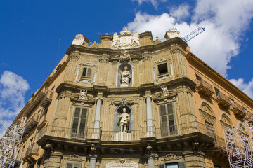 Fototapeta na wymiar Famous Quattro Canti (Piazza Vigliena) in Palermo, Sicily, Italy