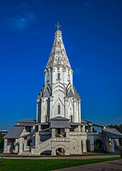 Fototapeta na wymiar Ascension Christi church. Park-museum Kolomenskoye in Moscow, Russia. Years of construction 1528—1530