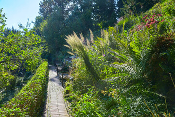 Blick in den Klostergarten von Kaufbeuren in Bayern, Süddeutschland.