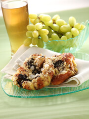 bread with powdered sugar and nuts