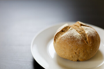 手作り田舎パン 全粒粉パン・ド・カンパーニュ　Homemade wholewheat bread pan de campagne