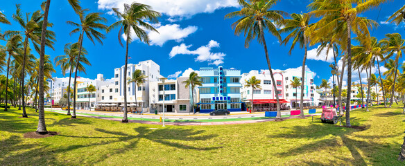 Miami South Beach Ocean Drive colorful Art Deco street architecture panoramic view - obrazy, fototapety, plakaty