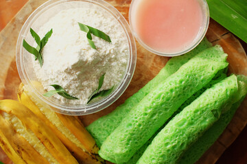 Green banana ice is a traditional Indonesian snack from Makassar (South Sulawesi), often found during the month of Ramadan to break the fast.
