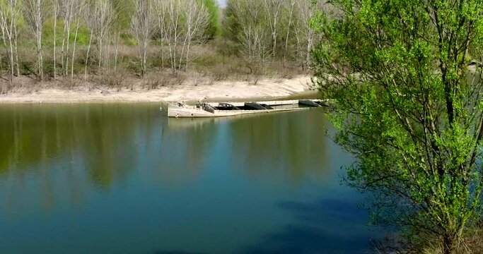 Fiume Po isola internati relitto seconda guerra mondiale