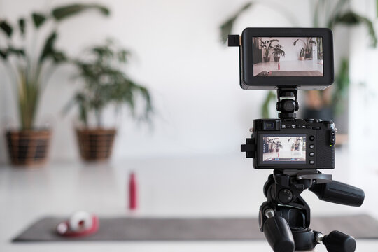 camera with monitor ready for streaming