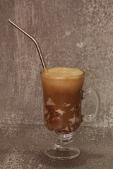 Café gelado com chocolate e leite