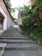Fototapeta na wymiar 新宿区の神楽坂にある芸者小道