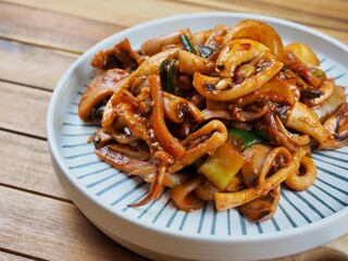 아시아 음식 오징어 채소볶음 
