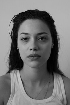 Minimalistic and natural portrait of a beautiful woman 